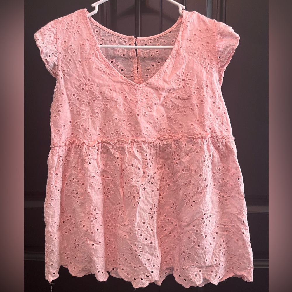 Cute pink top! Maybe worn once, M